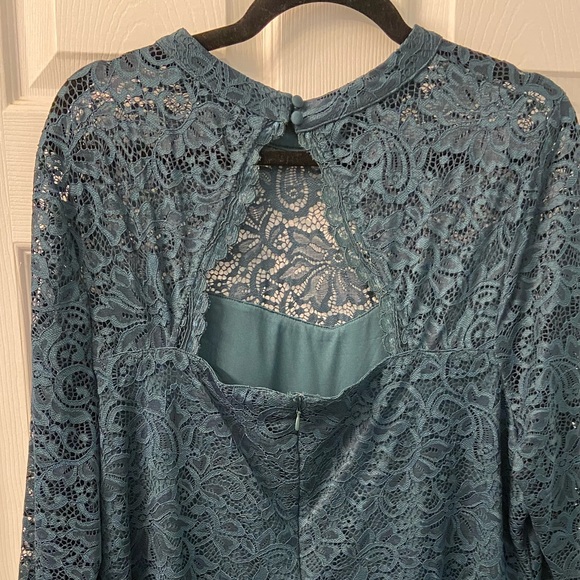 NWT Dark Green Lace Dress. - Picture 4 of 5